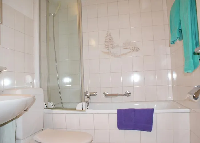 Ravaisch 22 Апартаменти Давос